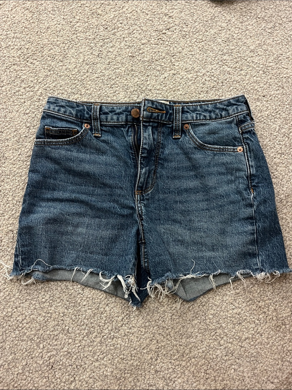Classic High-Rise Raw-Hem Vintage Midi Denim Shorts - Dark Blue